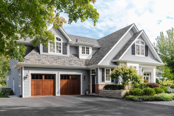 Best Roof Moss and Algae Removal  in Andalusia, IL